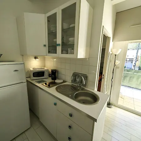 Renove 4 Pers. Avec Piscine, Parking Prive, Proche Et Village Naturiste - Fr-1-607-193 Apartment *